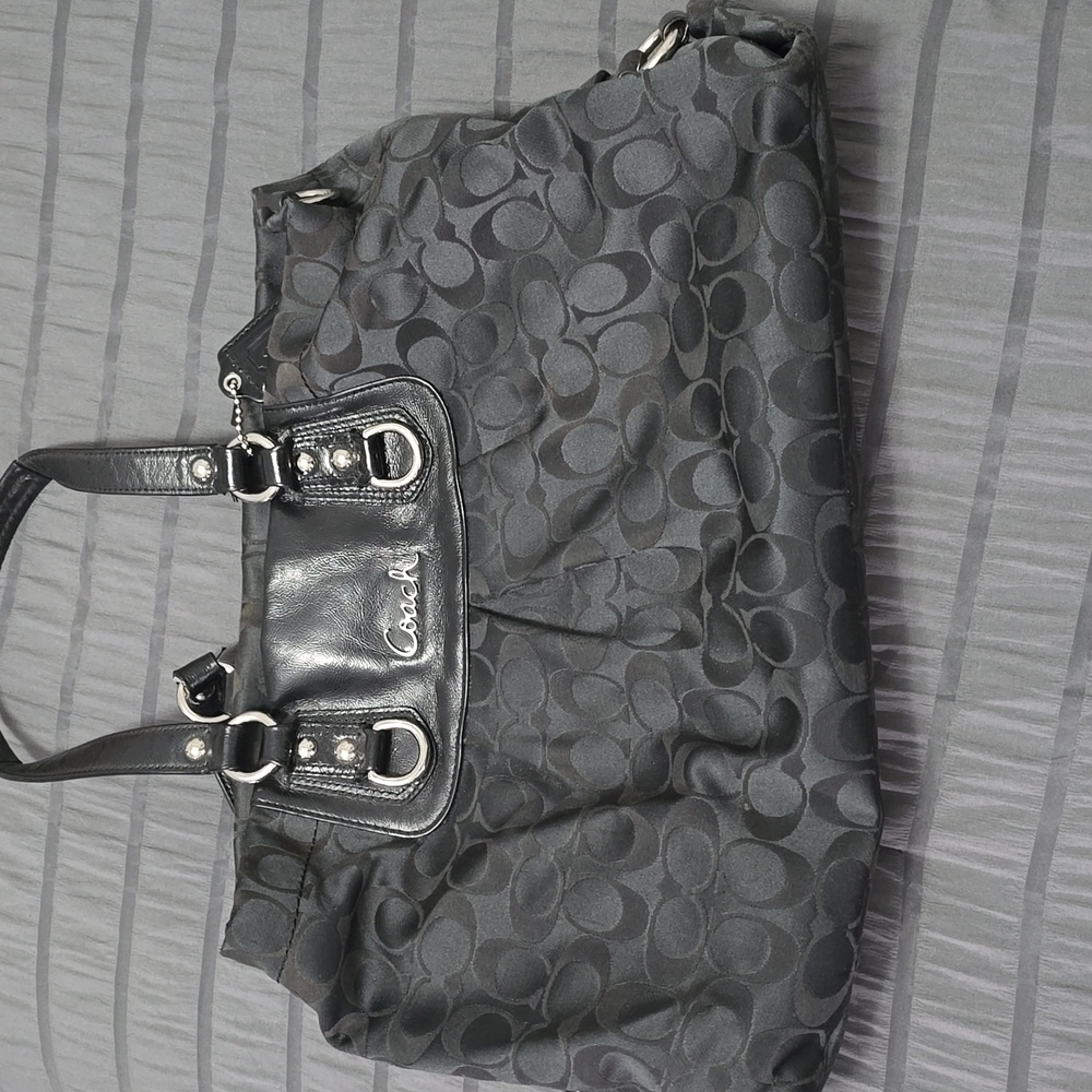 Ashley Coach Black Signature Shoulder Bag - Picture 2 of 10